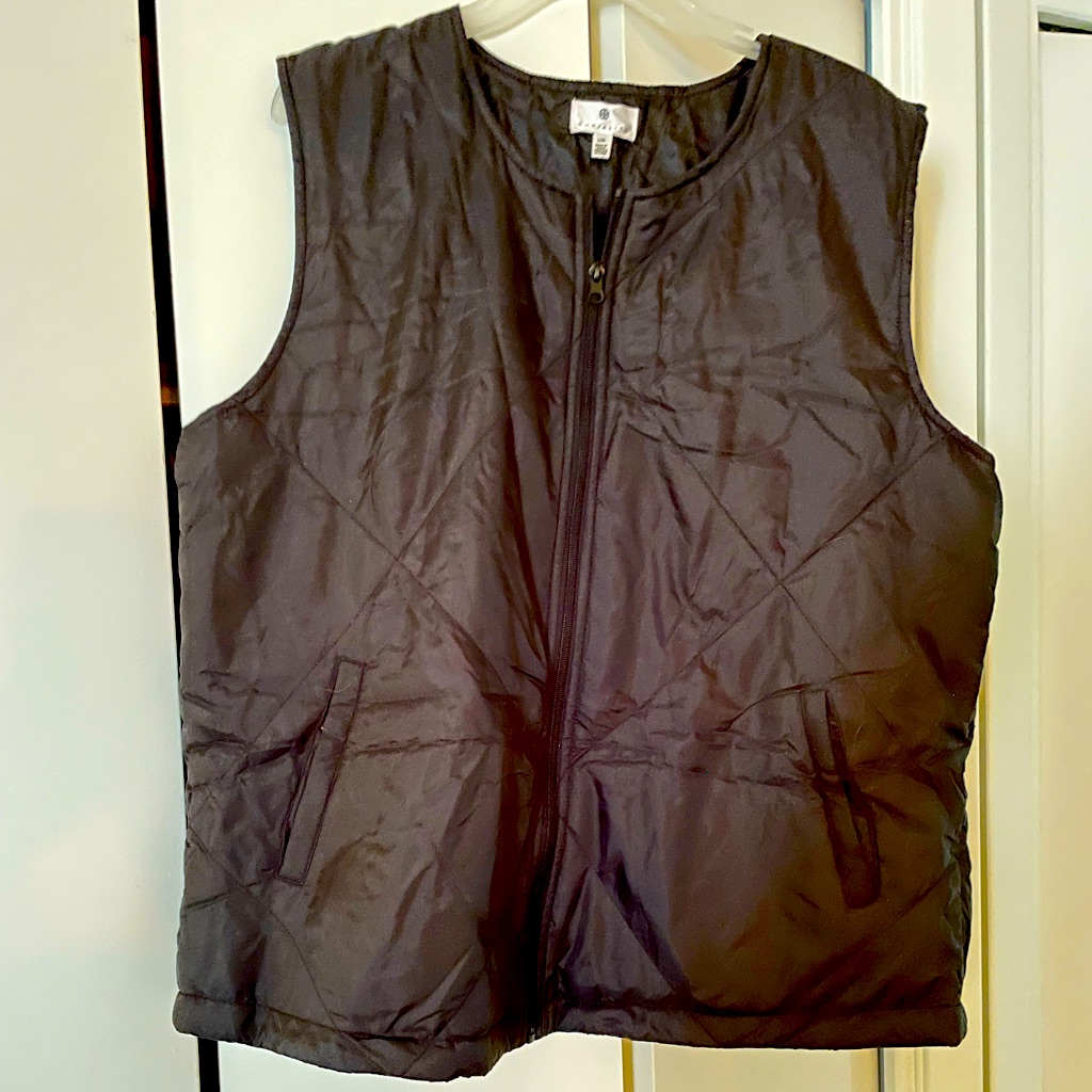Nwt Socialite Sleeveless Lightweight Puffer Vest. Black L/Xl Pockets